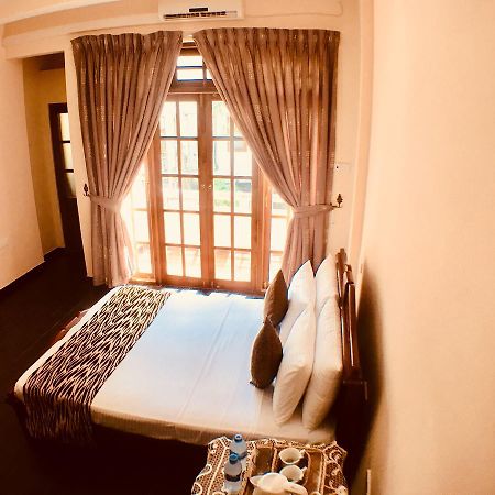 Villa Familia Kandy Eksteriør billede