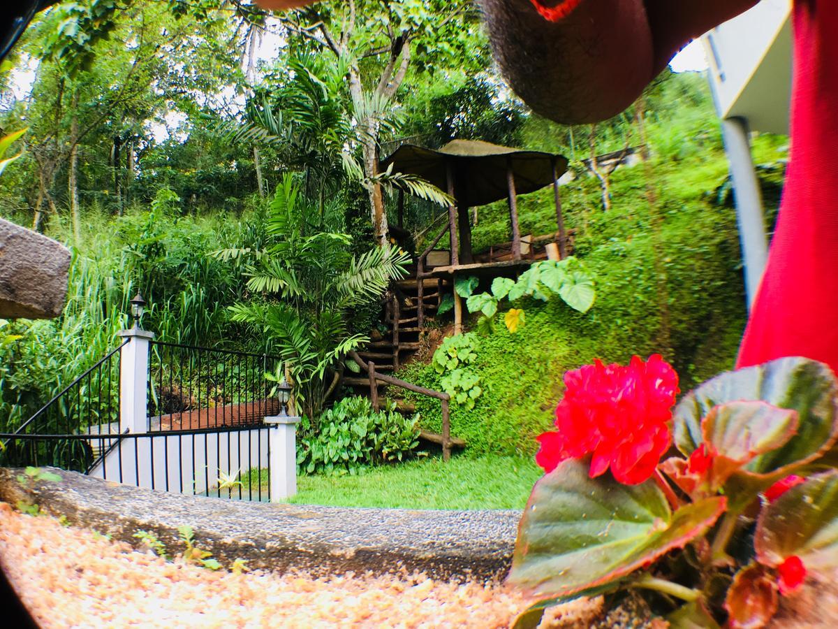 Villa Familia Kandy Eksteriør billede