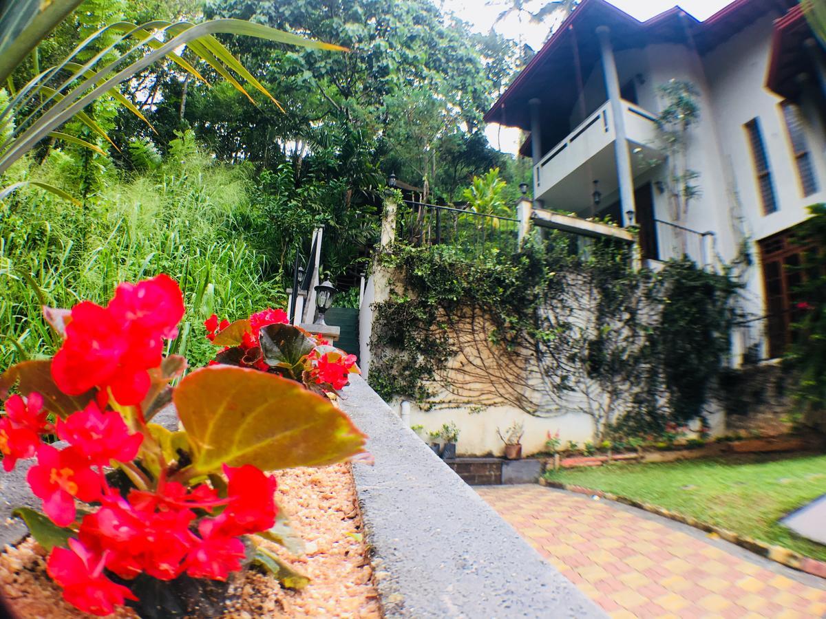 Villa Familia Kandy Eksteriør billede
