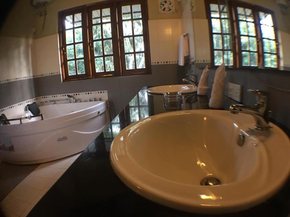 Villa Familia Kandy Eksteriør billede